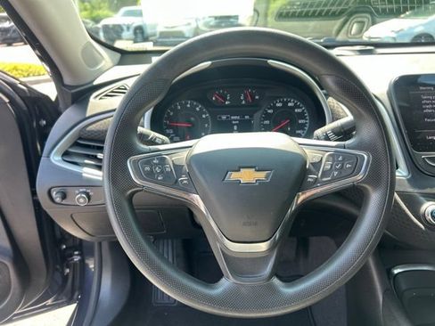 Used 2023 Chevrolet Malibu LT FWD image 17