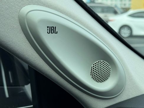 Used 2024 Toyota Highlander Limited image 30