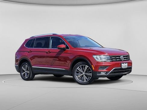 Used 2018 Volkswagen Tiguan SEL FWD image 3