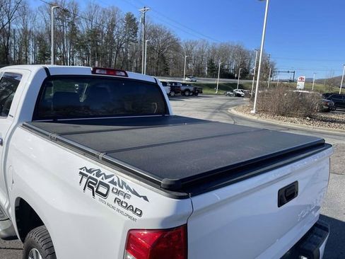 Used 2014 Toyota Tundra Limited w/ Limited Premium Package image 15