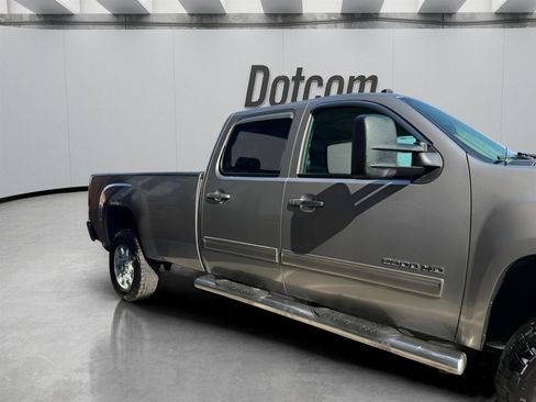 Used 2013 GMC Sierra 2500 SLT w/ SLT Convenience Package image 13