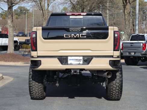 Used 2025 GMC Sierra 2500 AT4X AWD/4WD image 36