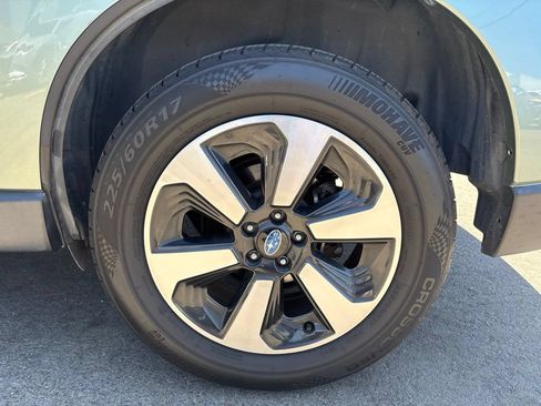 Used 2018 Subaru Forester 2.5i Premium AWD/4WD image 10