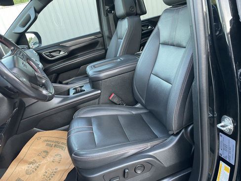 Used 2023 Chevrolet Suburban RST AWD/4WD image 12