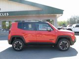 Used 2017 Jeep Renegade Trailhawk image 3