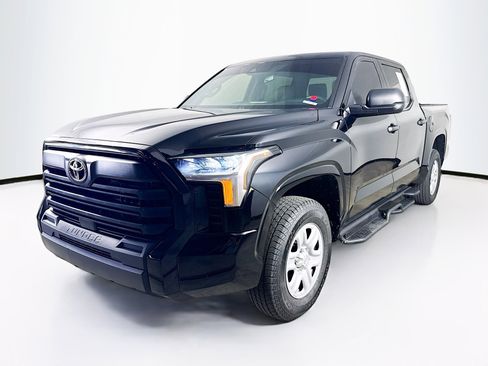 Used 2025 Toyota Tundra SR w/ SR Tow Package AWD/4WD image 4