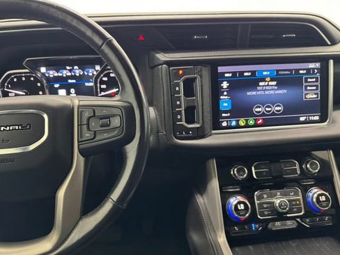 Used 2021 GMC Yukon Denali w/ Denali Premium Package AWD/4WD image 25