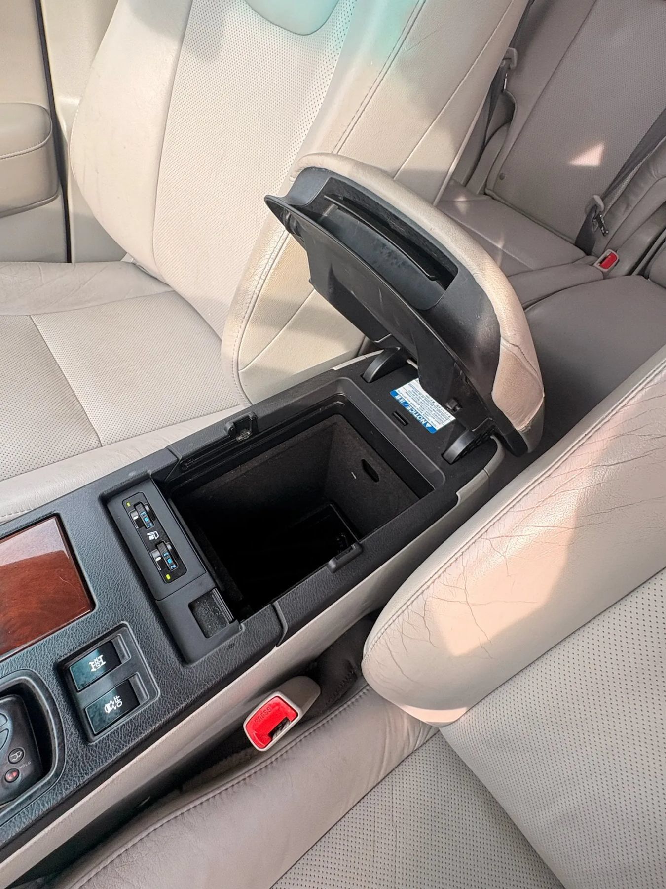 Used 2011 Lexus RX 350 AWD w/ Premium Pkg image 28