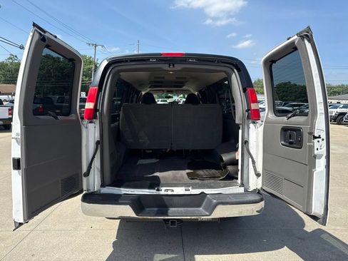 Used 2015 Chevrolet Express 3500 LT w/ LT Preferred Equipment Group RWD image 43