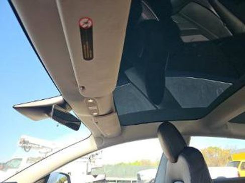 Used 2019 Tesla Model 3 Standard Range image 16