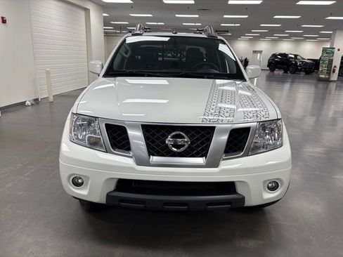 Used 2020 Nissan Frontier PRO-4X w/ Pro-4x Utility Package AWD/4WD image 2