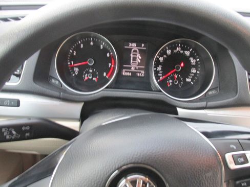 Used 2017 Volkswagen Passat 1.8T S image 42