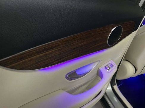 Certified 2022 Mercedes-Benz GLC 300 4MATIC image 11