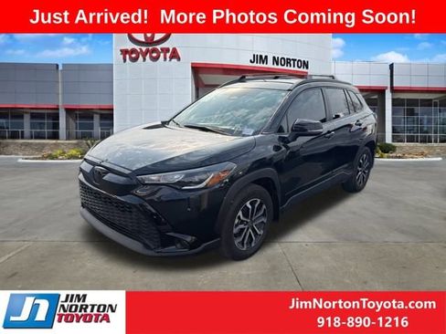 Used 2024 Toyota Corolla Cross SE image 3