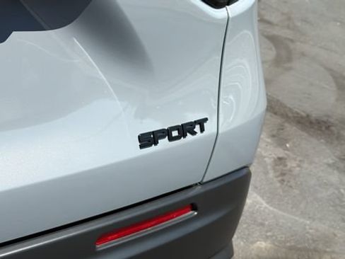Used 2024 Honda HR-V Sport image 11