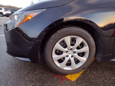 Used 2024 Toyota Corolla LE image 2