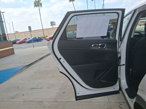 New 2026 Kia Sportage LX FWD image 18