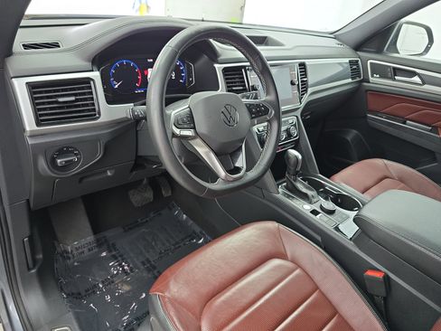 Used 2021 Volkswagen Atlas Cross Sport SEL Premium image 16