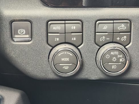 New 2026 Chevrolet Silverado 1500 High Country w/ High Country Premium Package AWD/4WD image 16