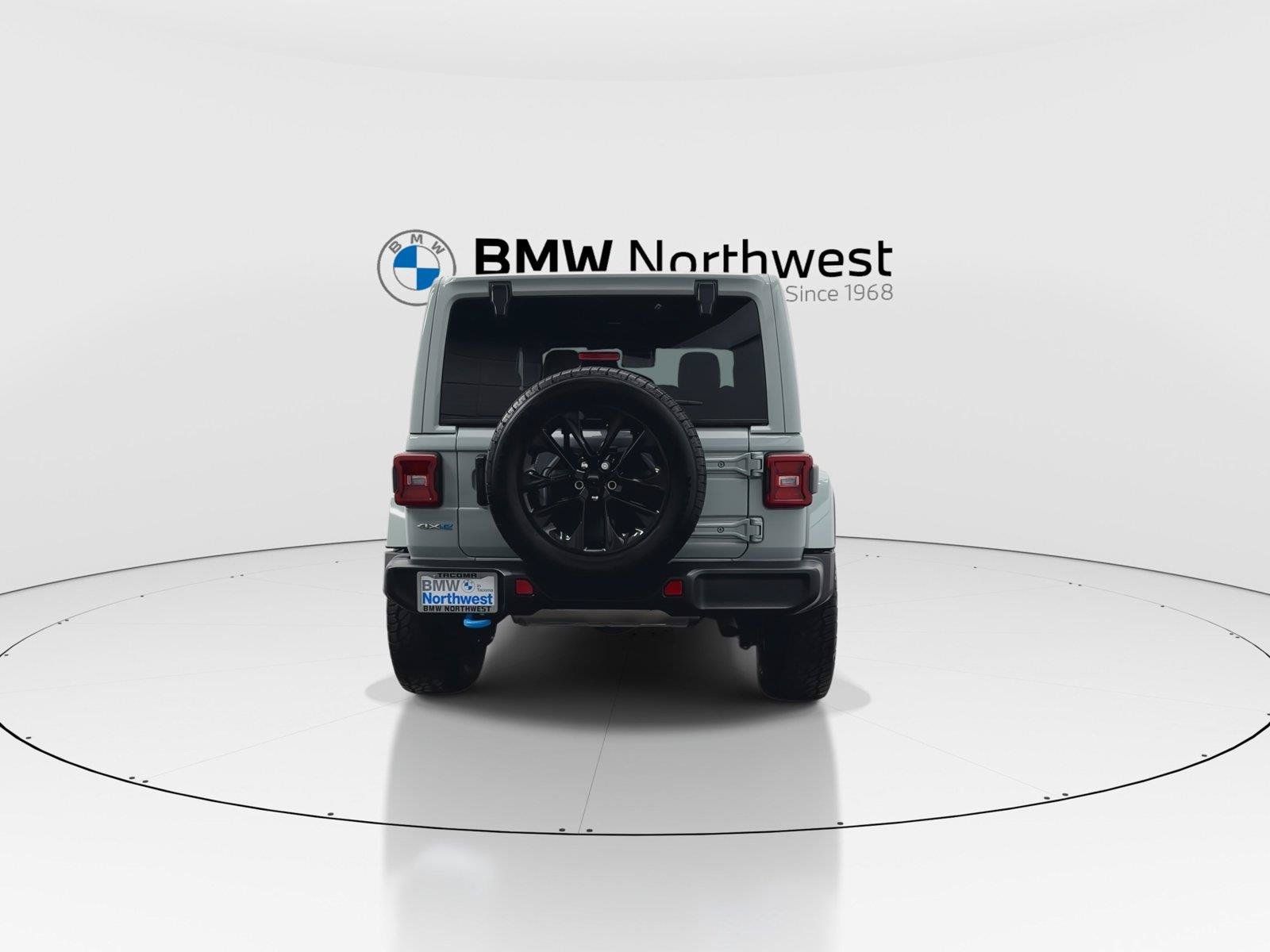 Used 2024 Jeep Wrangler Unlimited Sahara AWD/4WD image 2