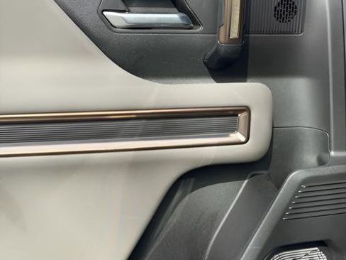 Used 2025 GMC Hummer EV 3X image 24