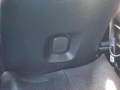 Used 2024 Chevrolet Malibu RS image 25