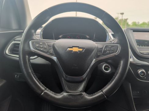 Used 2019 Chevrolet Equinox LT w/ Driver Convenience Package FWD image 11