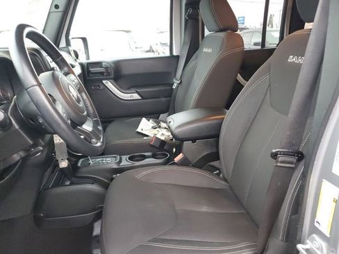 Used 2018 Jeep Wrangler Unlimited Sahara AWD/4WD image 22
