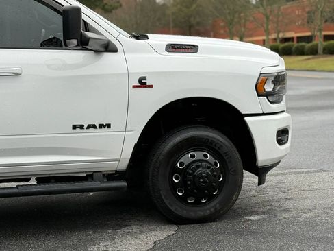 Used 2022 RAM 3500 Big Horn w/ Night Edition AWD/4WD image 10