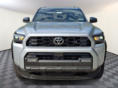 Certified 2025 Toyota 4Runner TRD Off-Road AWD/4WD image 2