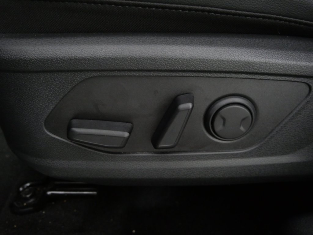Used 2026 Kia Sportage EX FWD image 16