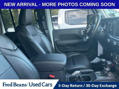 Used 2022 Jeep Wrangler Unlimited Sahara w/ Cold Weather Group AWD/4WD image 9