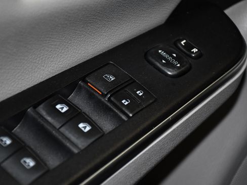 Used 2016 Toyota Camry LE FWD image 31