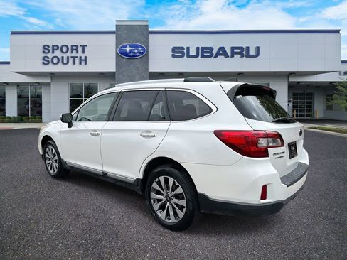 Used 2017 Subaru Outback 2.5i Touring AWD/4WD image 5