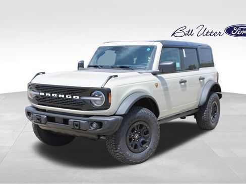 New 2026 Ford Bronco Badlands AWD/4WD image 1