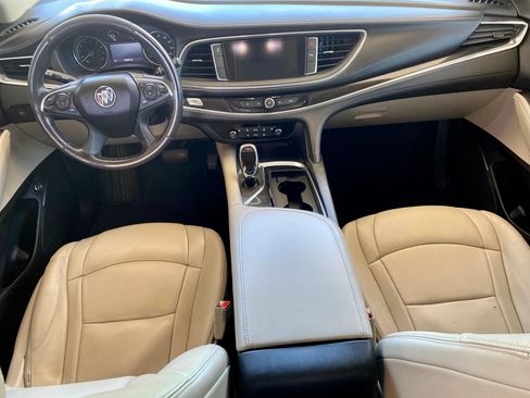 Used 2020 Buick Enclave Essence FWD image 11