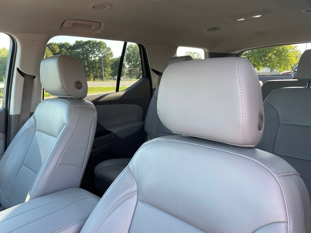 Used 2019 Chevrolet Traverse LT w/ LT Premium Package AWD/4WD image 23