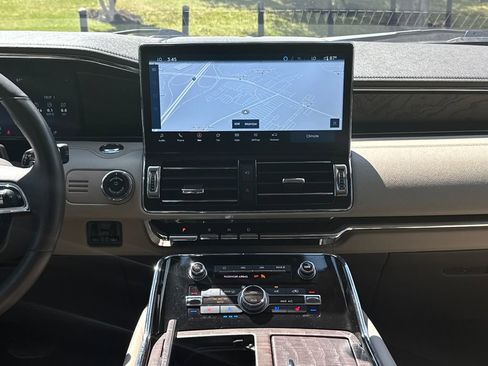 Used 2024 Lincoln Navigator Reserve AWD/4WD image 23