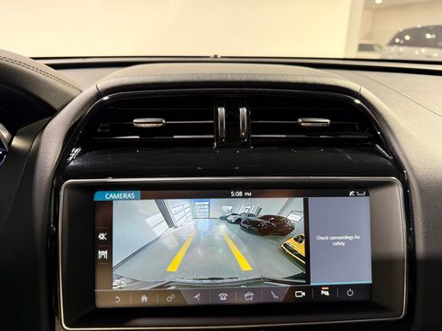 Used 2020 Jaguar F-PACE Prestige image 27