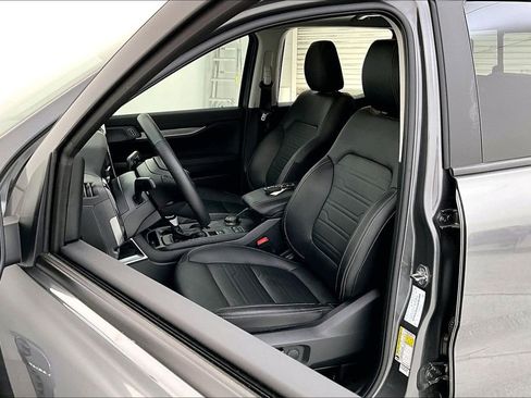 Used 2025 Ford Ranger Lariat w/ Trailer Tow Package image 33