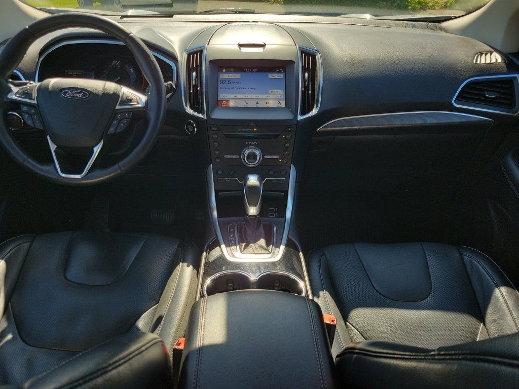 Used 2018 Ford Edge Titanium w/ Equipment Group 301A AWD/4WD image 14