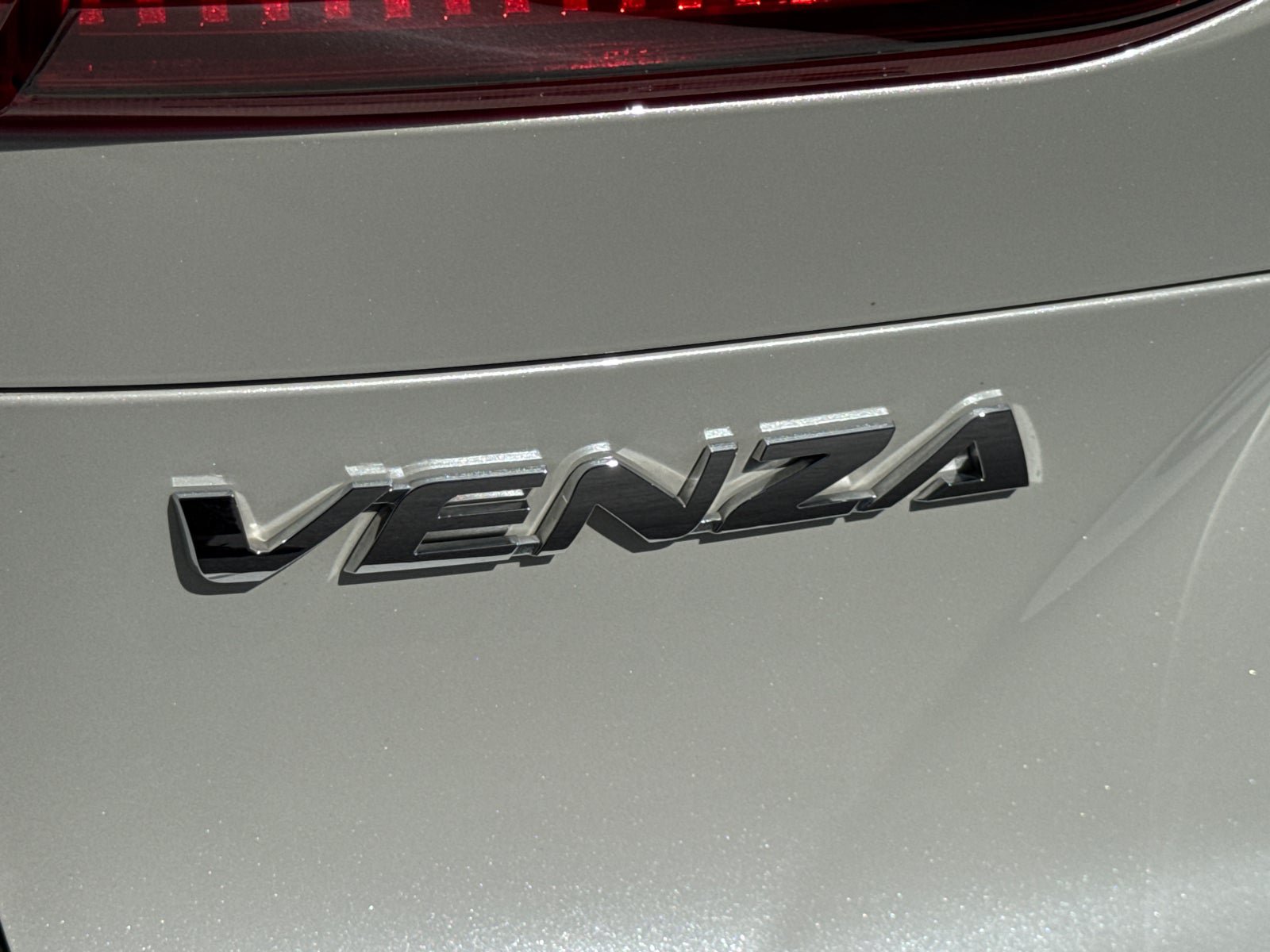 Used 2021 Toyota Venza LE w/ Carpet Mat Package (TMS) AWD/4WD image 10