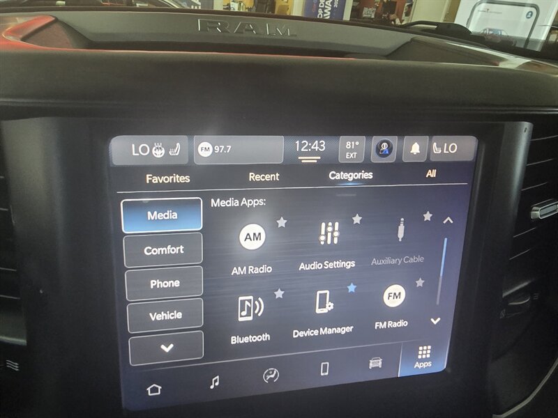Used 2022 RAM 1500 Big Horn AWD/4WD image 29