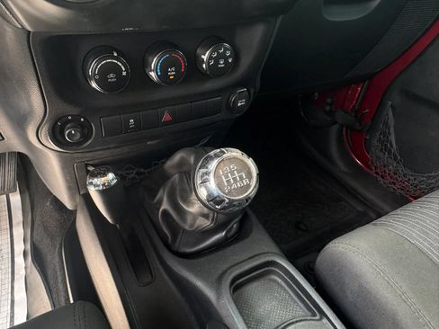 Used 2012 Jeep Wrangler Unlimited Sport AWD/4WD image 19
