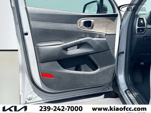 Used 2023 Kia Sorento S image 21