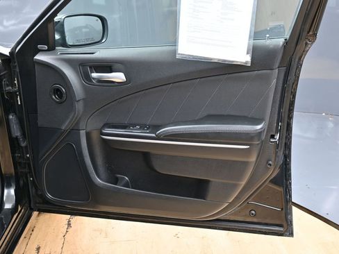 Used 2019 Dodge Charger SXT AWD/4WD image 36