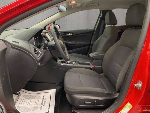 Used 2017 Chevrolet Cruze LT w/ Convenience Package FWD image 7