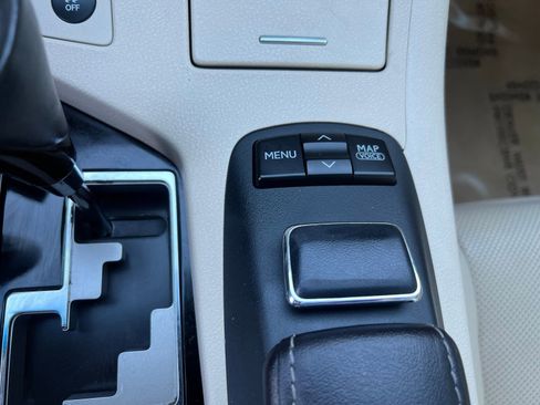 Used 2013 Lexus ES 350 w/ Luxury Pkg FWD image 30