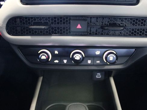 Used 2025 Honda HR-V LX image 27