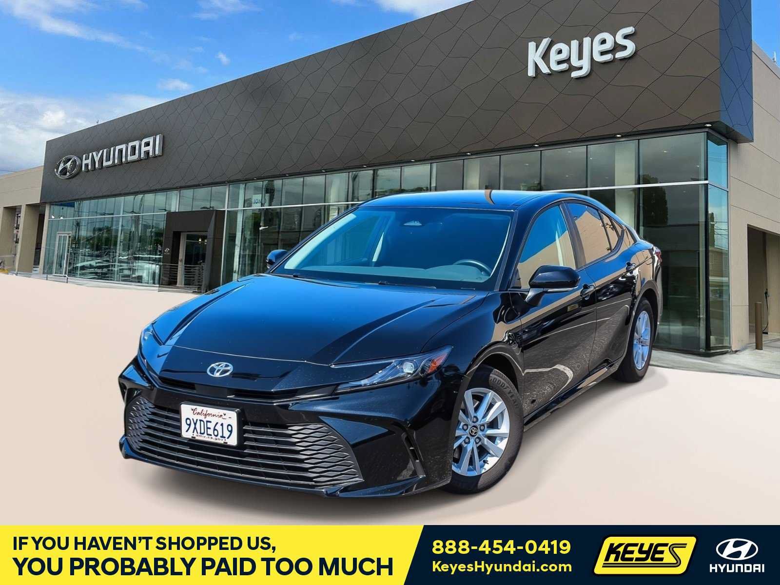 Used 2026 Toyota Camry LE w/ Convenience Package FWD image 1